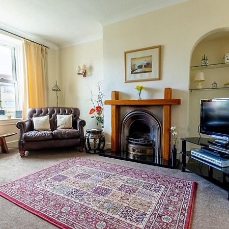 Willow Cottage - Cost 3 Bed Cottage In Penrhyn Bay With Sea Views With Access To Snowdonia Rhos-on-Sea Exterior photo