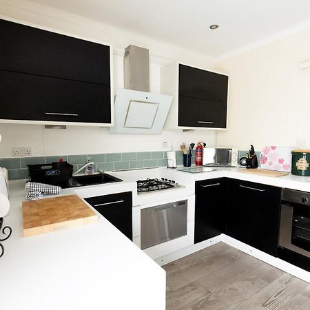 Willow Cottage - Cost 3 Bed Cottage In Penrhyn Bay With Sea Views With Access To Snowdonia Rhos-on-Sea Exterior photo