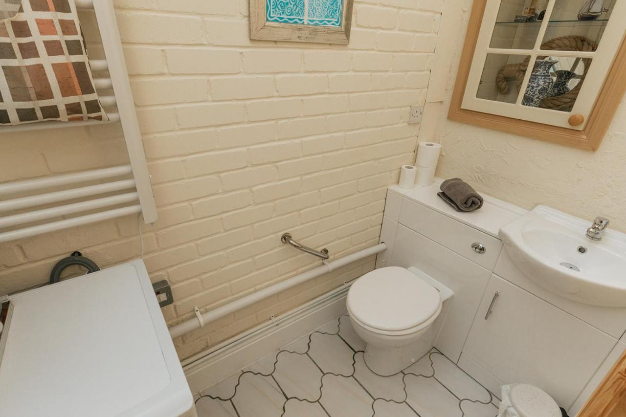 Willow Cottage - Cost 3 Bed Cottage In Penrhyn Bay With Sea Views With Access To Snowdonia Rhos-on-Sea Exterior photo
