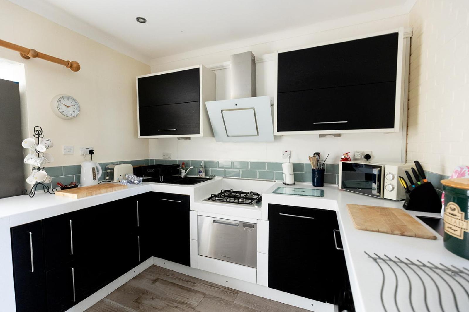 Willow Cottage - Cost 3 Bed Cottage In Penrhyn Bay With Sea Views With Access To Snowdonia Rhos-on-Sea Exterior photo