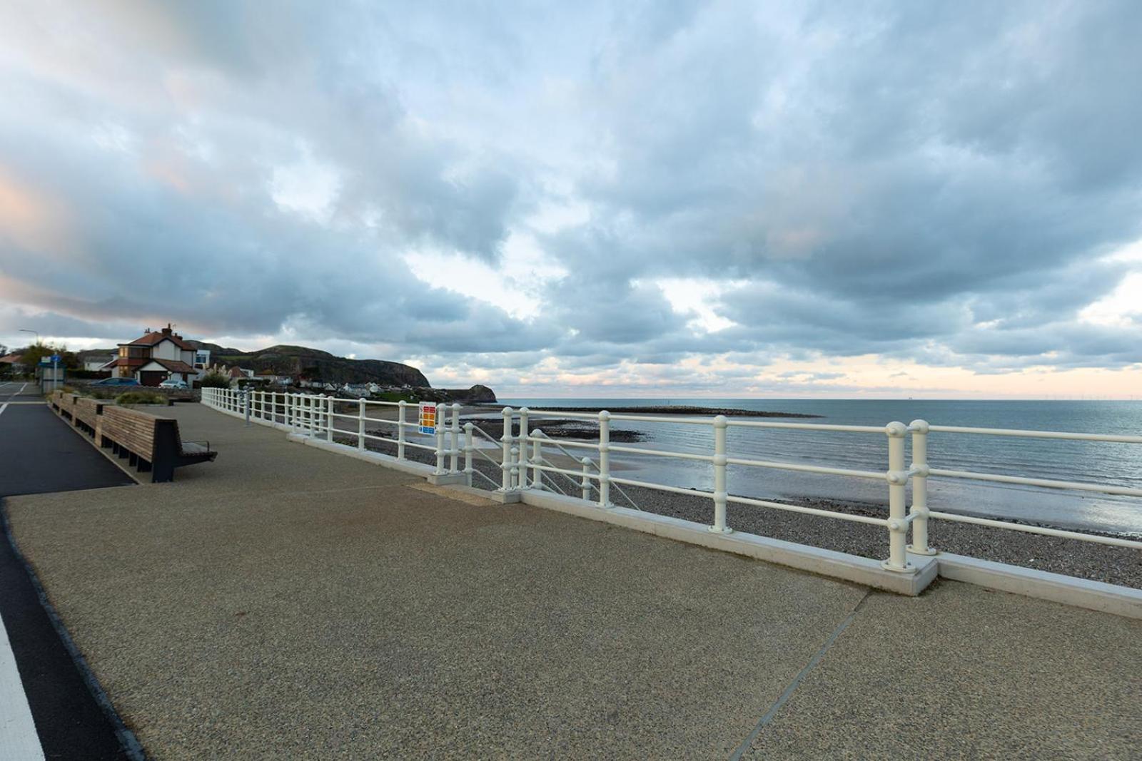 Willow Cottage - Cost 3 Bed Cottage In Penrhyn Bay With Sea Views With Access To Snowdonia Rhos-on-Sea Exterior photo