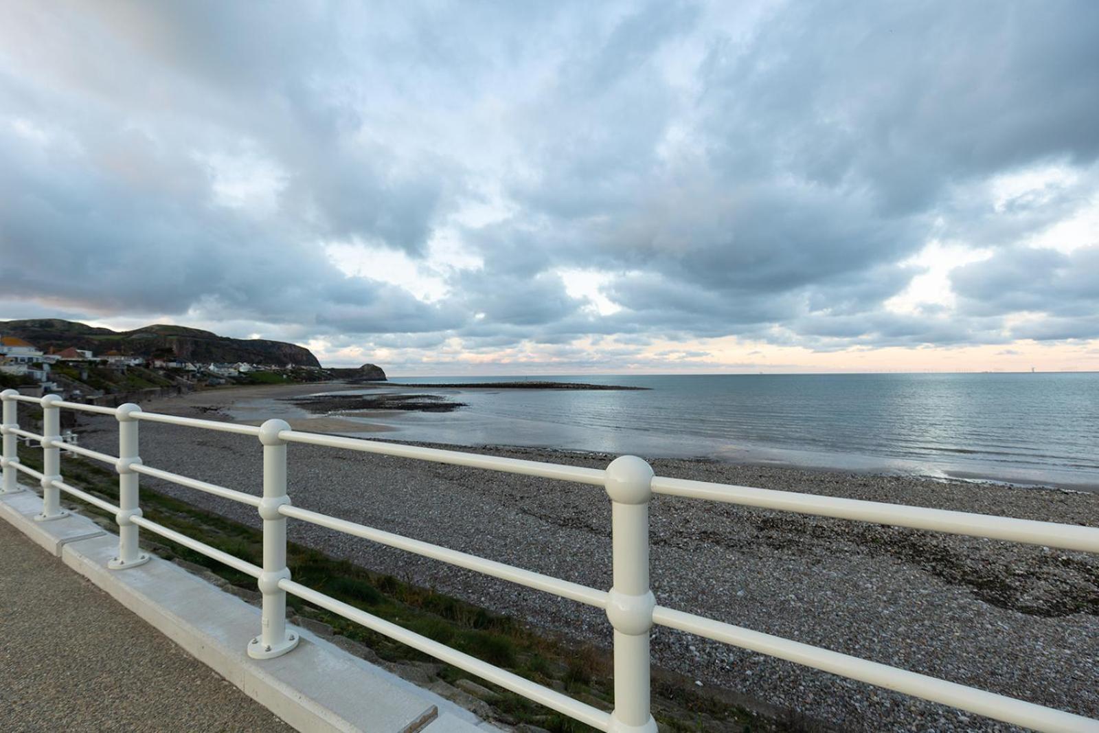 Willow Cottage - Cost 3 Bed Cottage In Penrhyn Bay With Sea Views With Access To Snowdonia Rhos-on-Sea Exterior photo